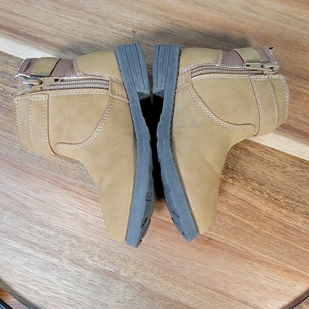 Carters Brown Vegan Leather Ankle Boots Size 7